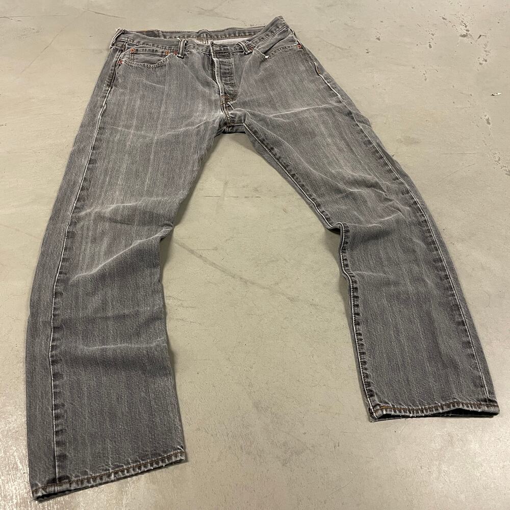 vintage faded black Levi's 501 button fly Jeans 34x32